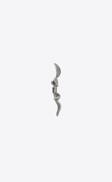 Flower brooch in metal